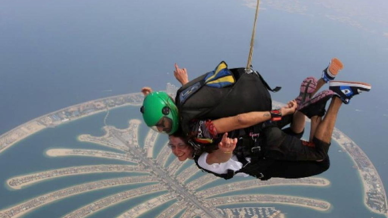 Traum erfüllt: Teodora Pusic beim Skydiving in Dubai.
