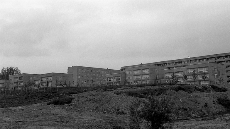 Und so sah das Kidrontal (hier mit Blick zur Scultetusstraße) noch 1989 aus. Damals überwog in Königshufen das Grau.
