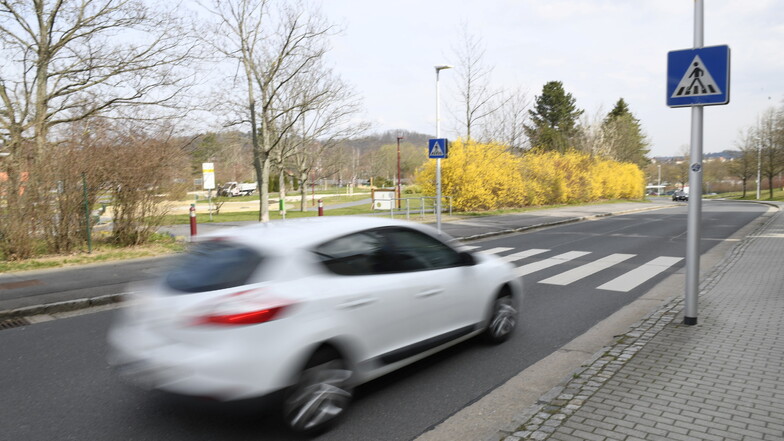Ein Stadtrat fordert mehr Kontrollen an der Moritz-Fernbacher-Straße.