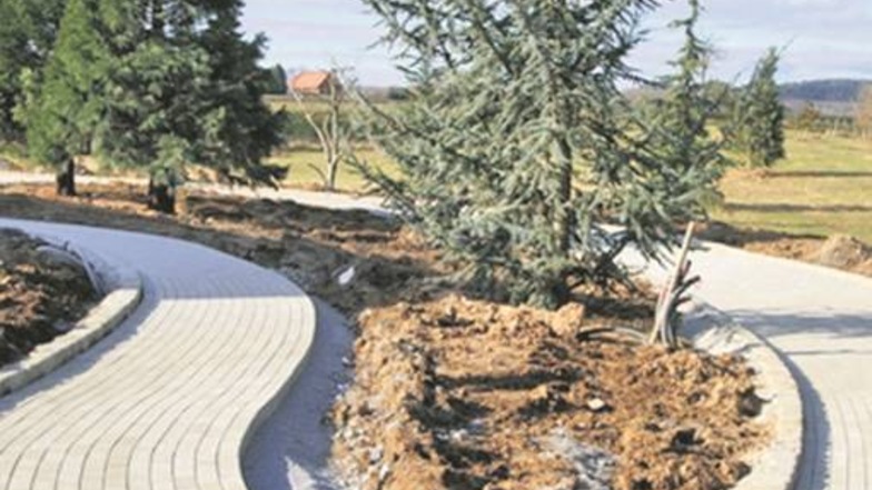 Der Rahmen für den Schaugarten in Prietitz ist gesetzt. Die Wege sind angelegt und auch schon gepflastert. Nun wird der Rest gestaltet.Foto: PR