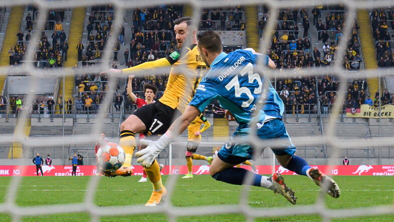 Diese Chance im vorerst letzten Heimspiel mit Zuschauern im Stadion am 21. November gegen Düsseldorf vergibt Morris Schröter. Die Fans, sagt Dynamos Mittelfeldspieler, fehlen ihm.