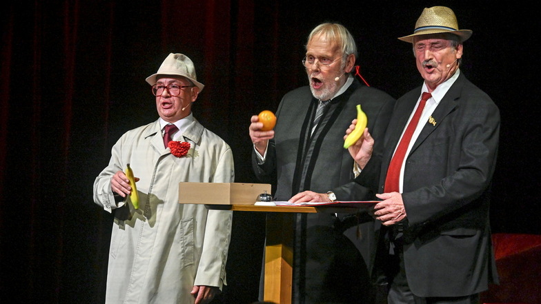Ein Hit im Tom-Pauls-Theater Pirna. In „Gipfeltreffen“ machten sich Pauls, Emmerlich und Güttler über Ulbricht, Honecker und Bananen lustig.