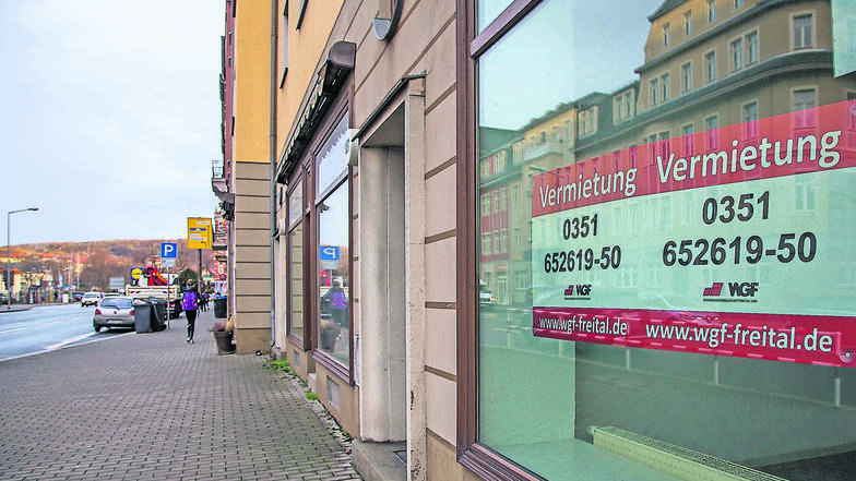 Zu DDR-Zeiten war die Dresdner Straße eine beliebte Einkaufsmeile. Das ist längst vorbei. Händler und Dienstleister haben es nicht leicht, sich gegen die Konkurrenz zu behaupten. Ein IHK-Experte fordert nun einen mutigen Schritt.