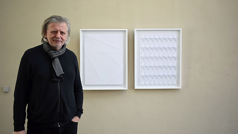 Der Künstler Michael Kruscha kuratiert im Bürgerzentrum den „Kunstraum Braugasse“. Jetzt steckt er in den Vorbereitungen zur 30. Ausstellung mit dem Titel „Leerraum“.