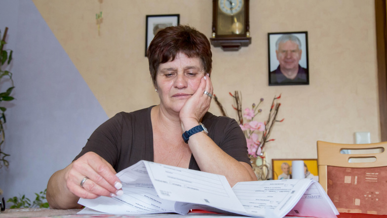 Karin Scheel befindet sich seit Monaten mit der Rentenversicherung im Briefwechsel. Obwohl ihre Altersversorgung im Januar hätte beginnen müssen, ist noch kein Geld geflossen. Nur die ihr wegen ihres verstorbenen Mannes zustehende Witwenrente wurde überwi