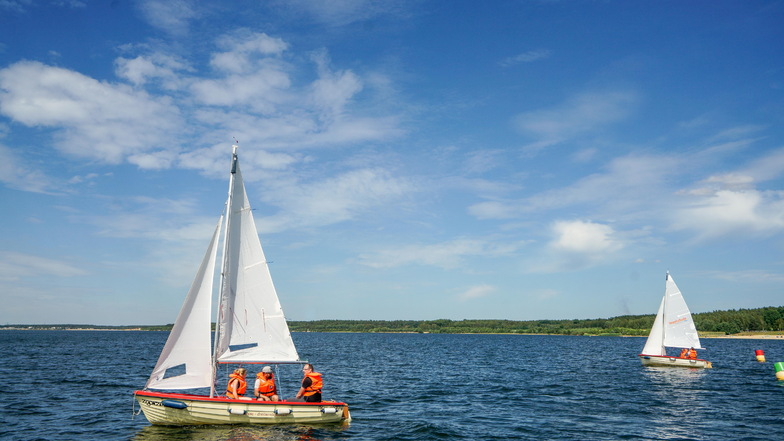 Drei Badestrände und viele Angebote für Wassersportler: der Bärwalder See.