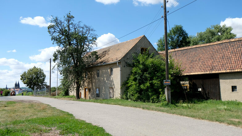 Auf dem Areal der früheren Mühle in Proschwitz hatte das Weingut Prinz zur Lippe vor, ein Zentrum zur Unterbringung von Besuchern mit 13 Doppelzimmern zu bauen. Der Plan fand im Stadtrat keine Mehrheit.