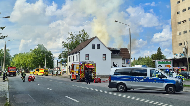 Brand in Zwickauer Bordell: Frau nach Sprung ins Freie schwer verletzt
