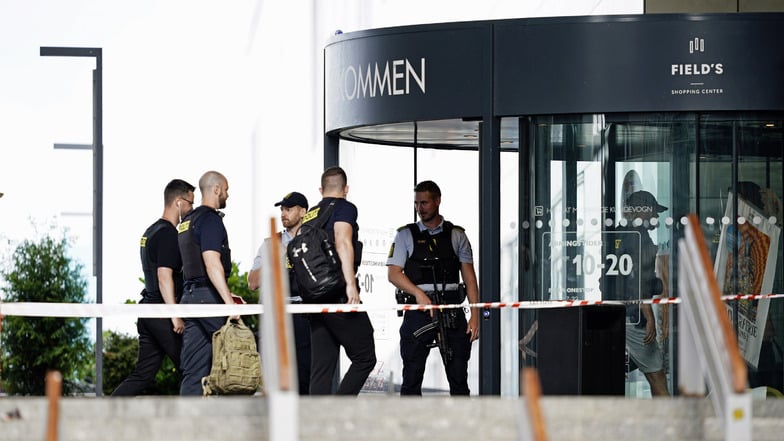 Das Einkaufszentrum Field's ist am Tag nach den Schüssen geschlossen. Bei dem Angriff in dem Einkaufszentrum mit mindestens drei Toten hat es sich nach Ansicht der dänischen Polizei nicht um eine Terrortat gehandelt.
