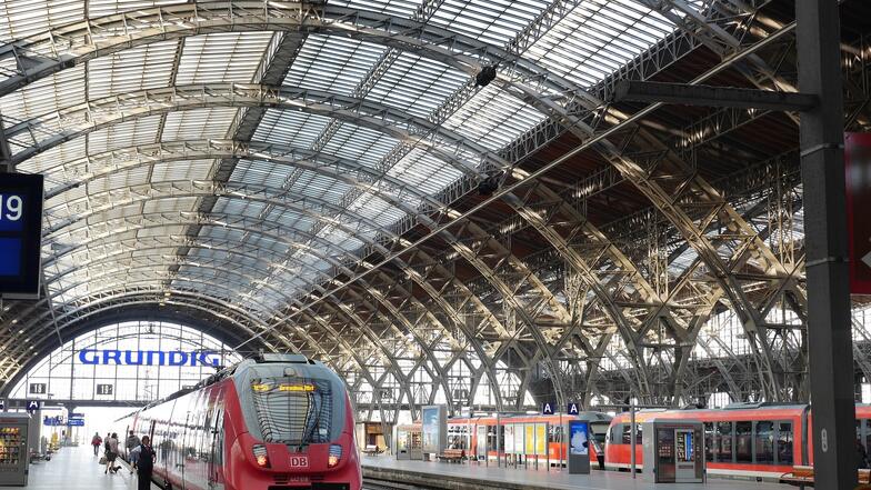 Der Leipziger Bahnhof hängt  München, Hamburg und Berlin ab.