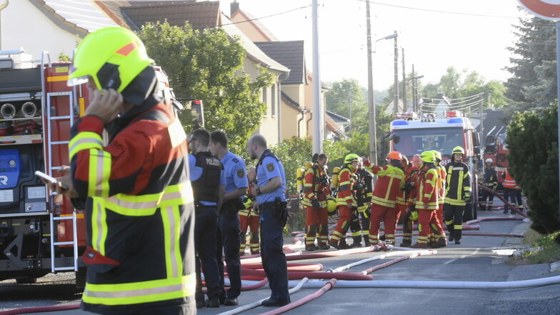 Ein Großaufgebot von Feuerwehren, Polizei und anderen Rettungswagen waren am Dienstagabend in Canitz  im Einsatz. 