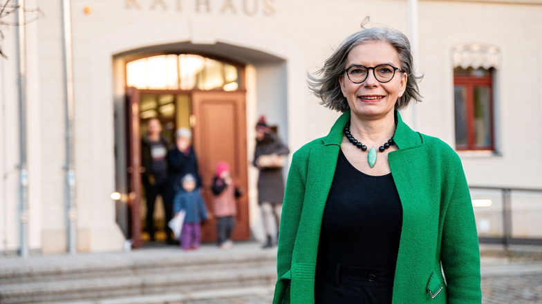 Die Pulsnitzer Bürgermeisterin Barbara Lüke lädt für den 7. März 2024 zu einem Vereinstreffen ein.