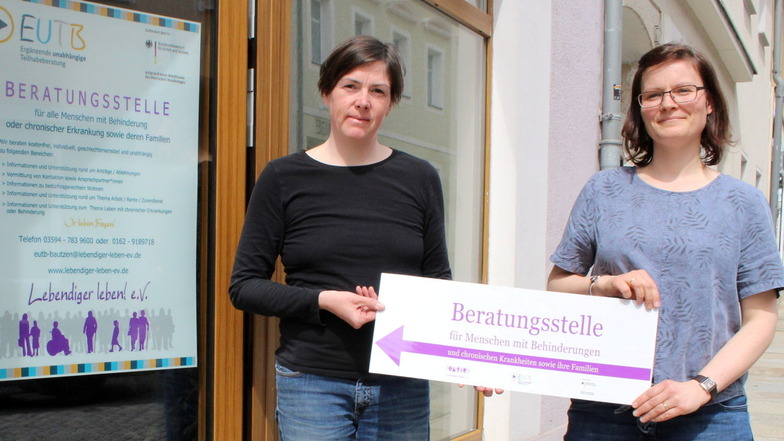 "Beratungen auf Augenhöhe" ist das Motto von Heidrun Schwarzenberg (l.) und Dorothee Spillmann vom Verein "Lebendiger Leben". Für den 5. Mai organisieren sie einen Aktionstag in Bischofswerda.