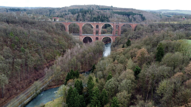 Bahn saniert historische Vogtland-Brücke