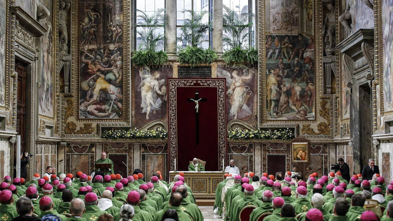 Abschlussmesse des Gipfeltreffens der Katholischen Kirche zum Thema Missbrauch mit Papst Franziskus.