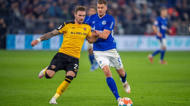 Das Hinspiel gegen Schalke 04 verloren Michael Sollbauer und Dynamo deutlich mit 0:3. Schalkes Top-Torjäger Simon Terodde war aber nicht unter den Torschützen.