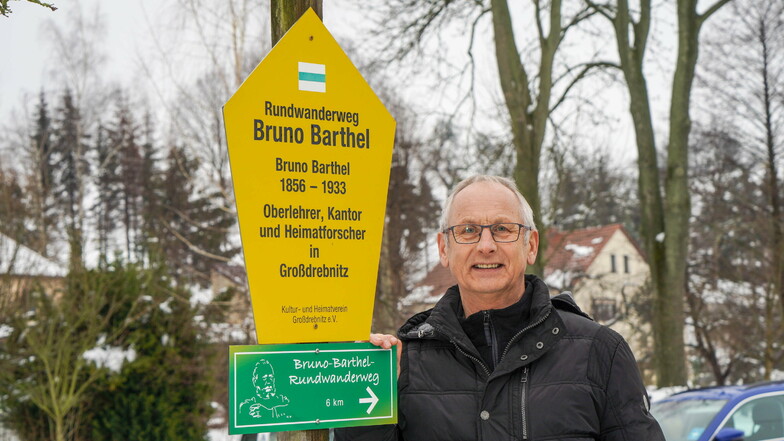 Bernd Philipp, Vorsitzender des Kultur- und Heimatvereins Großdrebnitz, freut sich über 600 Euro von der Kreissparkasse für den Bruno-Barthel-Rundwanderweg.