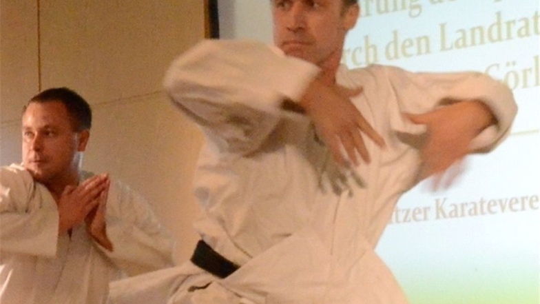 Auch Karatesportler Lutz Heinke bekommt den Ehrenamt-Meridian.