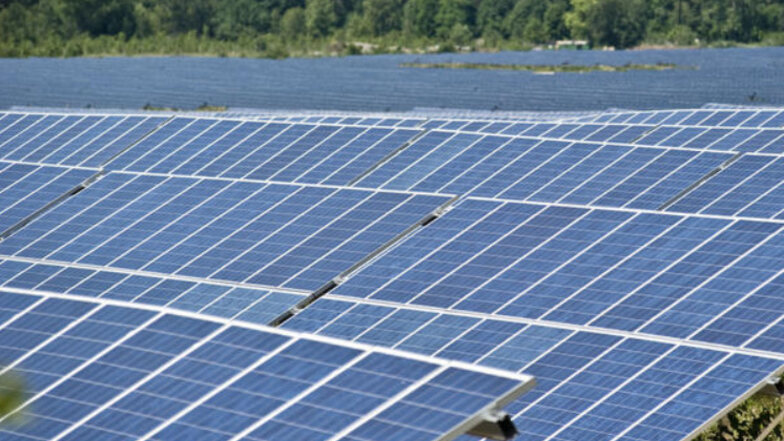 Solche Solarparks gibt es an vielen Orten. Wird es in Weickersdorf auch einen geben?