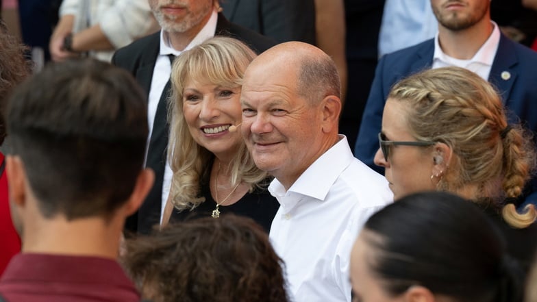 Petra Köpping und Olaf Scholz beim Wahlkampffinale der SPD Sachsen in Chemnitz.