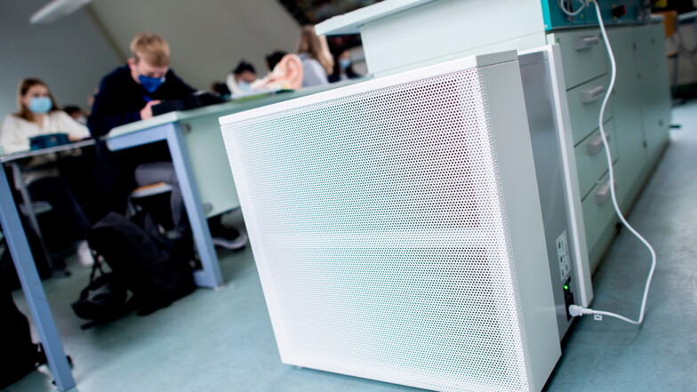Es gibt viele verschiedene Luftfilteranlagen, die in Klassenzimmern zum Einsatz kommen könnten. Rund 200 müsste die Stadt Radebeul beschaffen, wenn sie jeden Klassenraum mit einem Gerät ausstatten würde. Symbolfoto