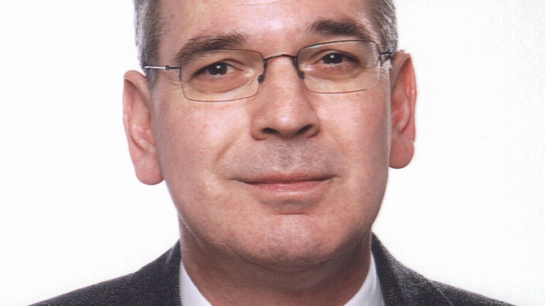 Prof. Dr. Jochen Rozek hat seit 2008 den Lehrstuhl für Staats- und Verwaltungsrecht an der Universität Leipzig inne. 