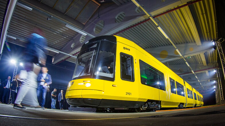Zwar gibt es WLAN-Technik in Dresdens neuen Straßenbahnen, aber bis sie genutzt werden kann, werden noch rund zwei Jahre vergehen.