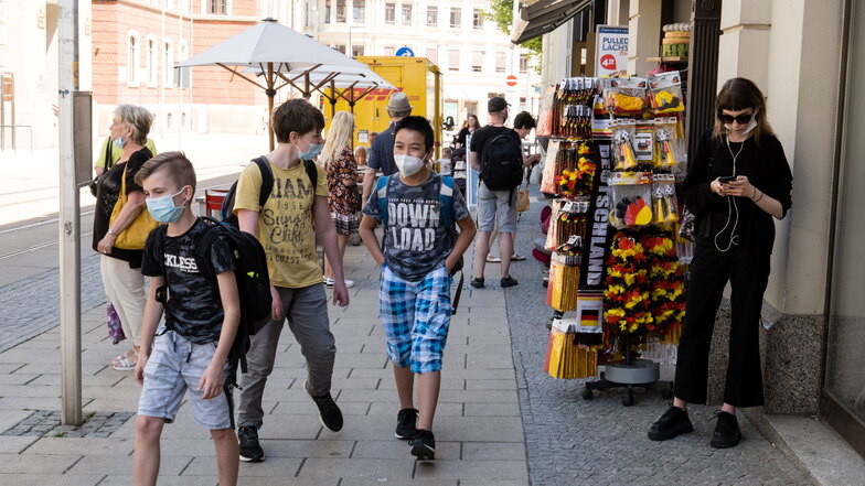 Auf der Berliner Straße in Görlitz ist meistens etwas los – trotz aller Einwohnerverluste der vergangenen Monate.