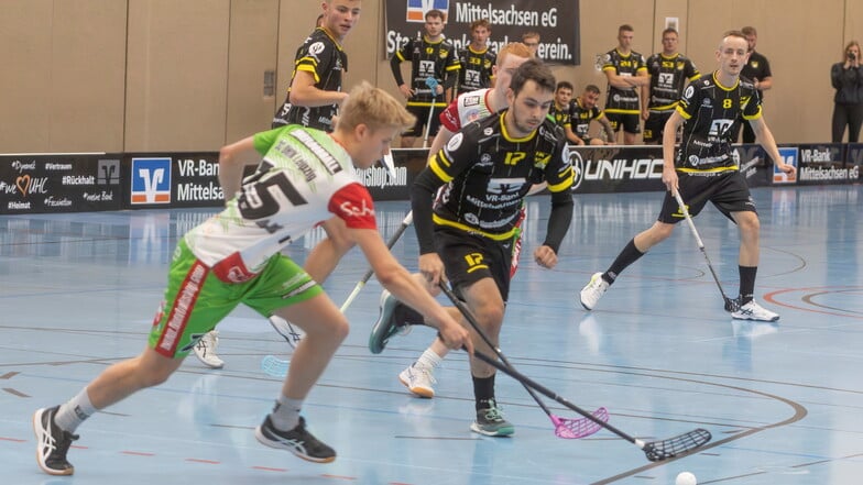 Das erste Heimspiel endete für die Döbelner Floorballer mit einer Niederlage gegen die Leipziger.