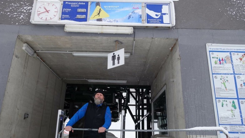 Tschechiens Lifte stehen wohl auch am kommenden Wochenende still. Ivan Soukup bangt um das Weiterbestehen des Skigebiets in Zadní Telnice (Hintertellnitz).