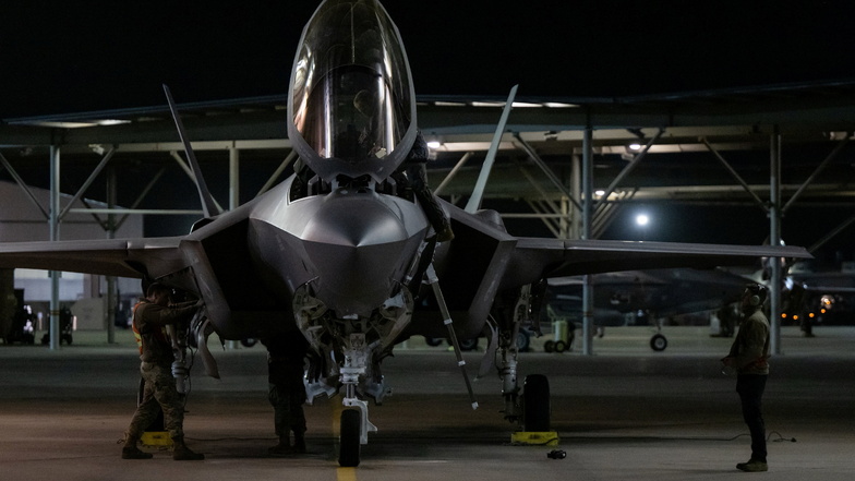 Die Bundesregierung will die Luftwaffe mit dem US-Tarnkappenjet F-35 ausrüsten. Die Maschinen sollen als Nachfolgemodell der vor mehr als 40 Jahren eingeführten Tornado-Flotte beschafft werden