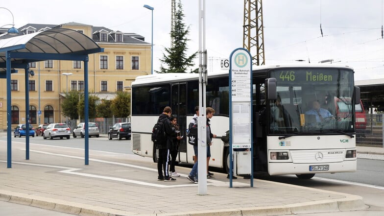Die Busse zwischen Riesa und Meißen halten voraussichtlich bis Schuljahresbeginn nicht mehr in Schänitz.