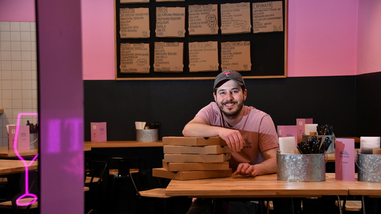 Christoph Balmer hat auf der Rudolf-Leonhard-Straße im Dezember den Pizza-Shop "Kross" eröffnet.