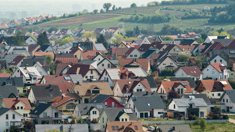 Auf alle Grundstückseigentümer im Landkreis Görlitz kommt eine weitere Steuererklärung dieses Jahr zu.