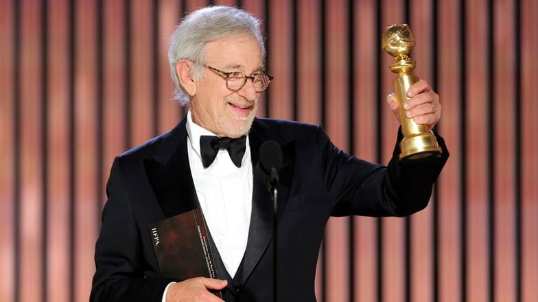 Steven Spielberg bei der Entgegennahme des Preises für die beste Regie für "The Fabelmans"