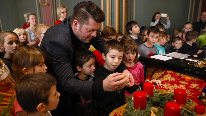 Schon seit Jahren werden 100 sozial engagierte Kinder von der Kinderstiftung, dem Deutschen Kinderschutzbund und der Stadtverwaltung zur Weihnachtsfeier eingeladen. Der kann auch für andere Veranstaltungen gemietet werden.