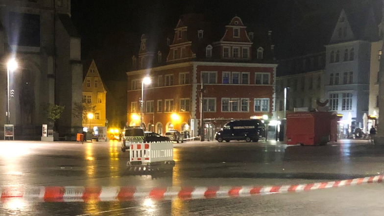 Explosion in Toiletten auf Marktplatz in Halle - zwei Schwerverletzte