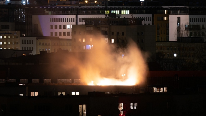 Diese offensichtlichen Brandbilder waren auf einem Dach in der Innenstadt zu sehen.