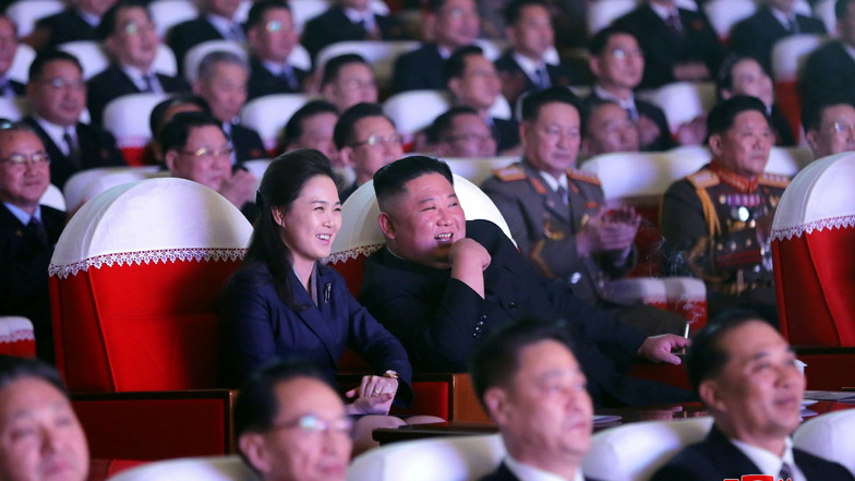 Kim Jong Uns Frau zeigt sich wieder