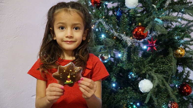 "Bautzener" Weihnachtsmann besucht Flüchtlingskinder