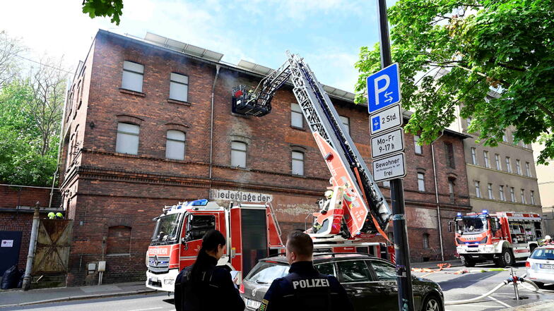 Rauch aus leerstehendem Görlitzer Gebäude: Brandstiftung wird vermutet