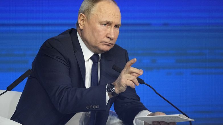 Wladimir Putin wurde laut Staatsmedien erneut zum Präsidenten gewählt.