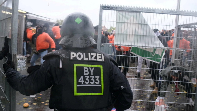 Nach Bayreuth-Krawallen: Polizei ermittelt 43 Dynamo-Randalierer