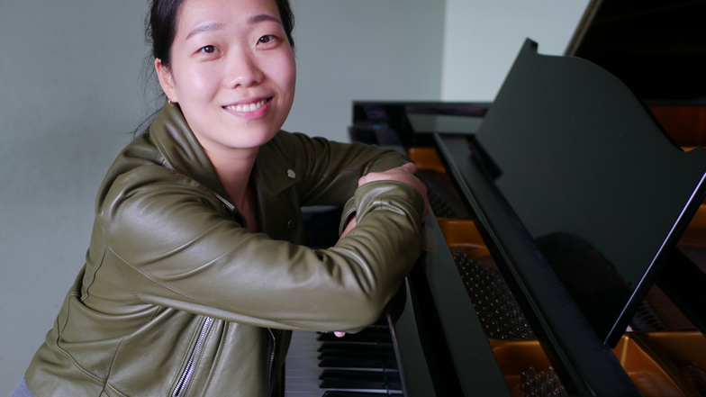 Eunbin Oh unterrichtet an der Musikschule Hoyerswerda Klavier und begleitet Schülerinnen und Schüler als Korrepetitorin.