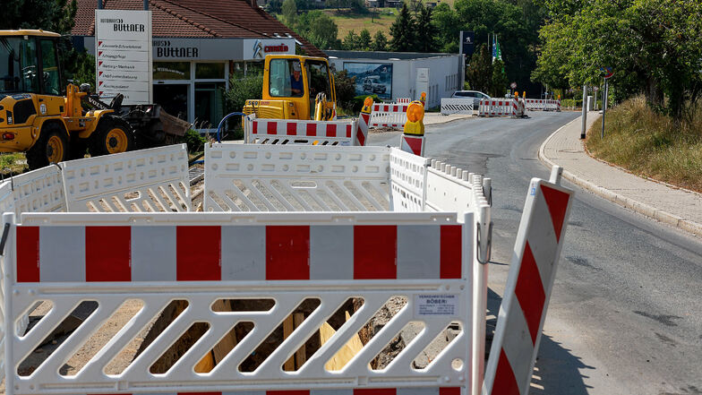 Die Steigerstraße in Freital-Kleinnaudorf wird bis Ende November gesperrt. Die Busse fahren nur bis zum Meßweg.