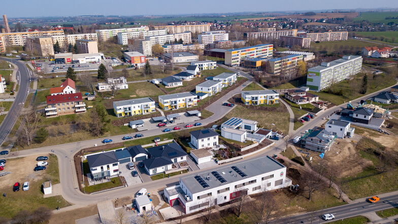 Beim Bau von Einfamilienhäusern halten sich die Menschen zurück. In Mehrfamilienhäusern stehen viele Wohnungen leer. Manch eine kann aufgrund ihres Zustandes gar nicht mehr vermietet werden.