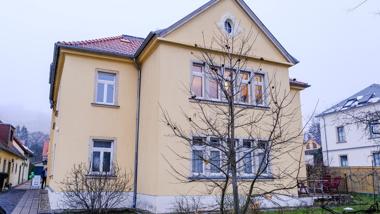 Im Obergeschoss eines Hauses an der Bennostraße ist die Wohnung der Integrativen Familienbegleitung untergebracht. Dort verbringen Eltern mit ihren Kindern einige Zeit mit Sozialpädagogen.