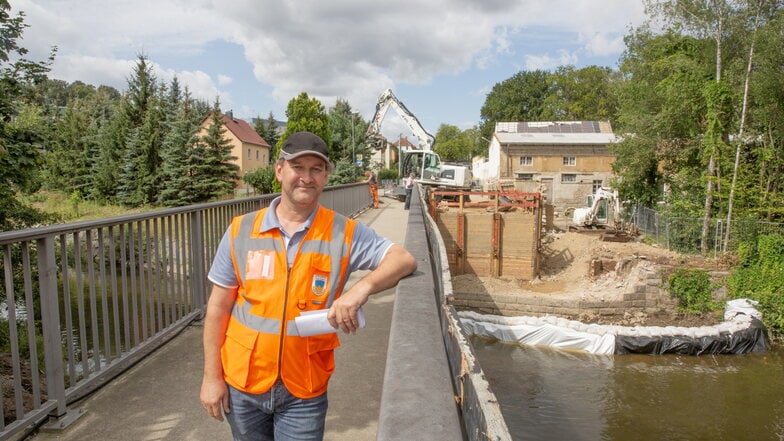 Stefan Meint kümmert sich für das Landratsamt um die Brückenbaustelle in Schlungwitz.