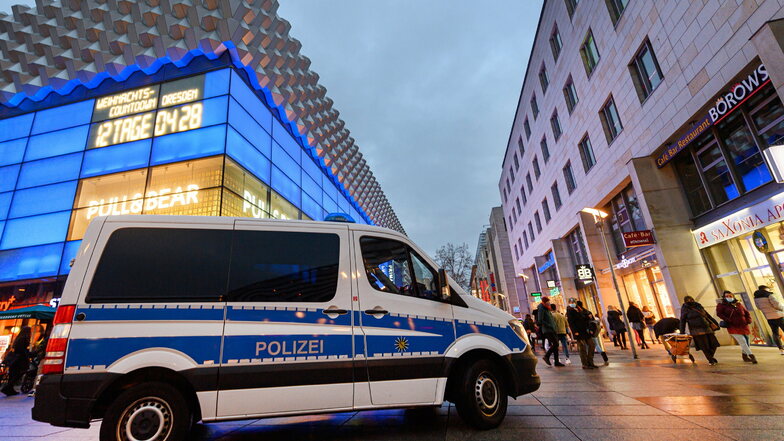 Auf der Prager Straße musste die Polizei am Montagabend einen Dieb festnehmen.
