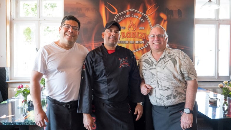 Von links: César Alberto Velasco Hernández (Inhaber), Joan Manuel da Silva (Chefkoch) und Ricardo Urrecheaga (Koch, Kellner und Barkeeper) betreiben gemeinsam das Steakhaus El Rodizio.